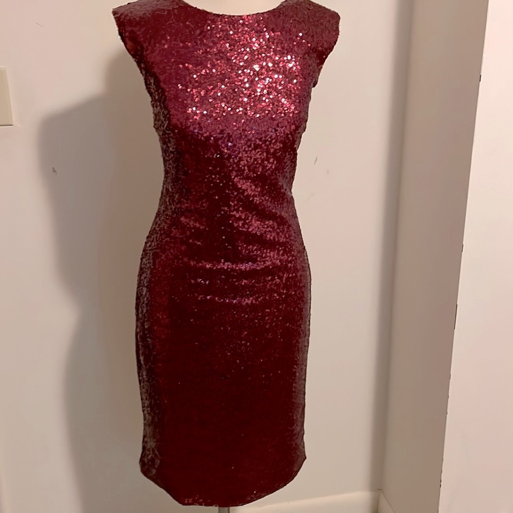 NWT burgundy sleeveless sequin party dress